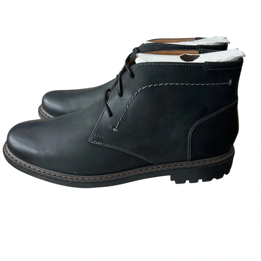 NWOB Florsheim Men’s Chukka Leather Field Boot in Black in size 8.5
